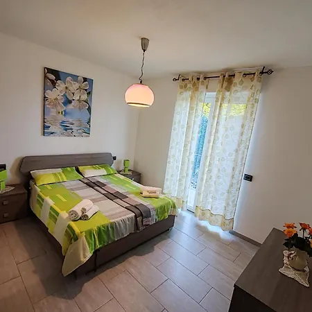 Kira 2 Apartament *